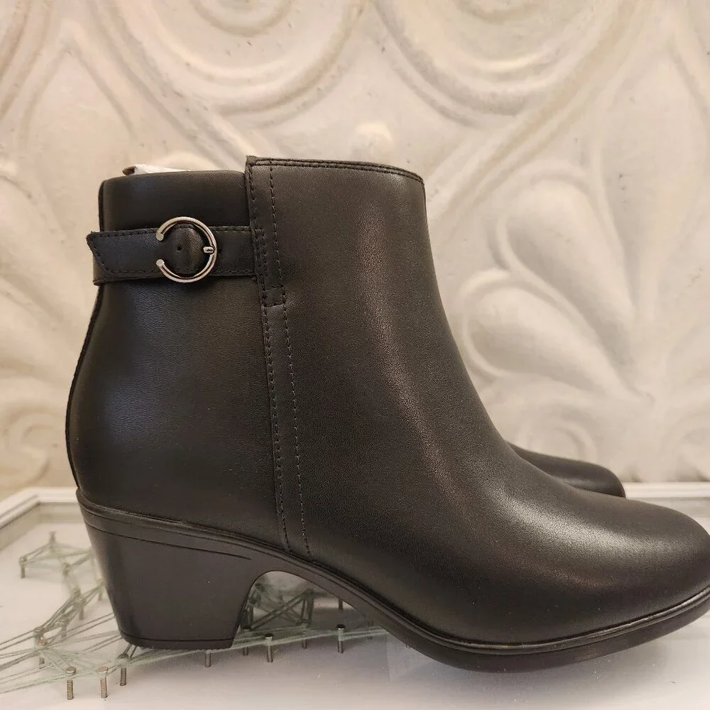 Clarks Black Leather 